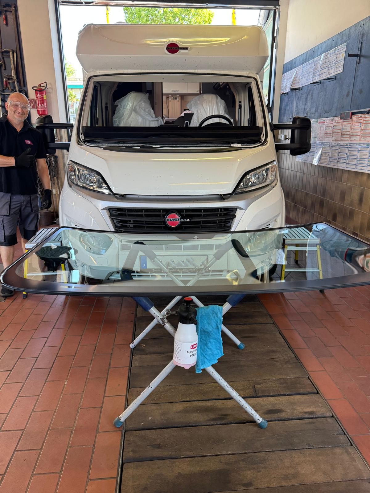 Autoglas und Scheibenreparatur